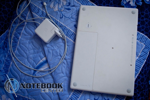   Apple MacBook 4.1 white.  ! [msk]